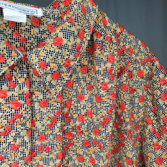 Impressions Button Top Women's 20W Red Ditsy Floral - Picture 4 of 12